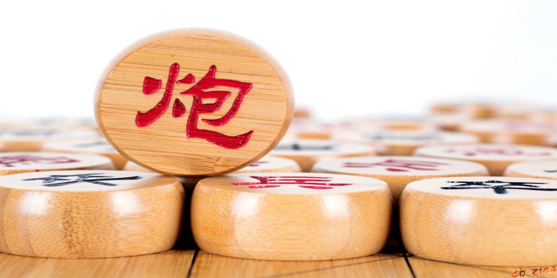 Quân Pháo có cách di chuyển đặc biệt trong bàn bàn cờ